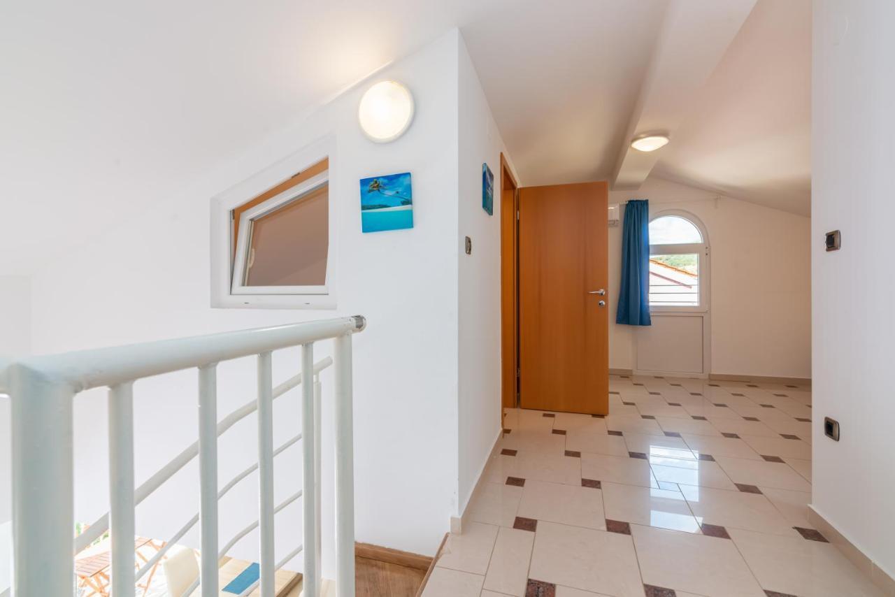 Apartment Lovorka 5 Башка Экстерьер фото