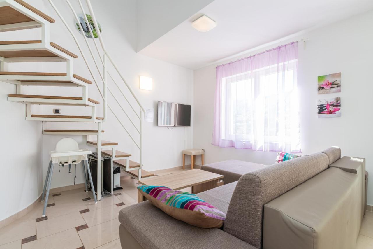 Apartment Lovorka 5 Башка Экстерьер фото