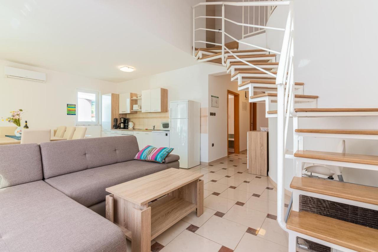 Apartment Lovorka 5 Башка Экстерьер фото