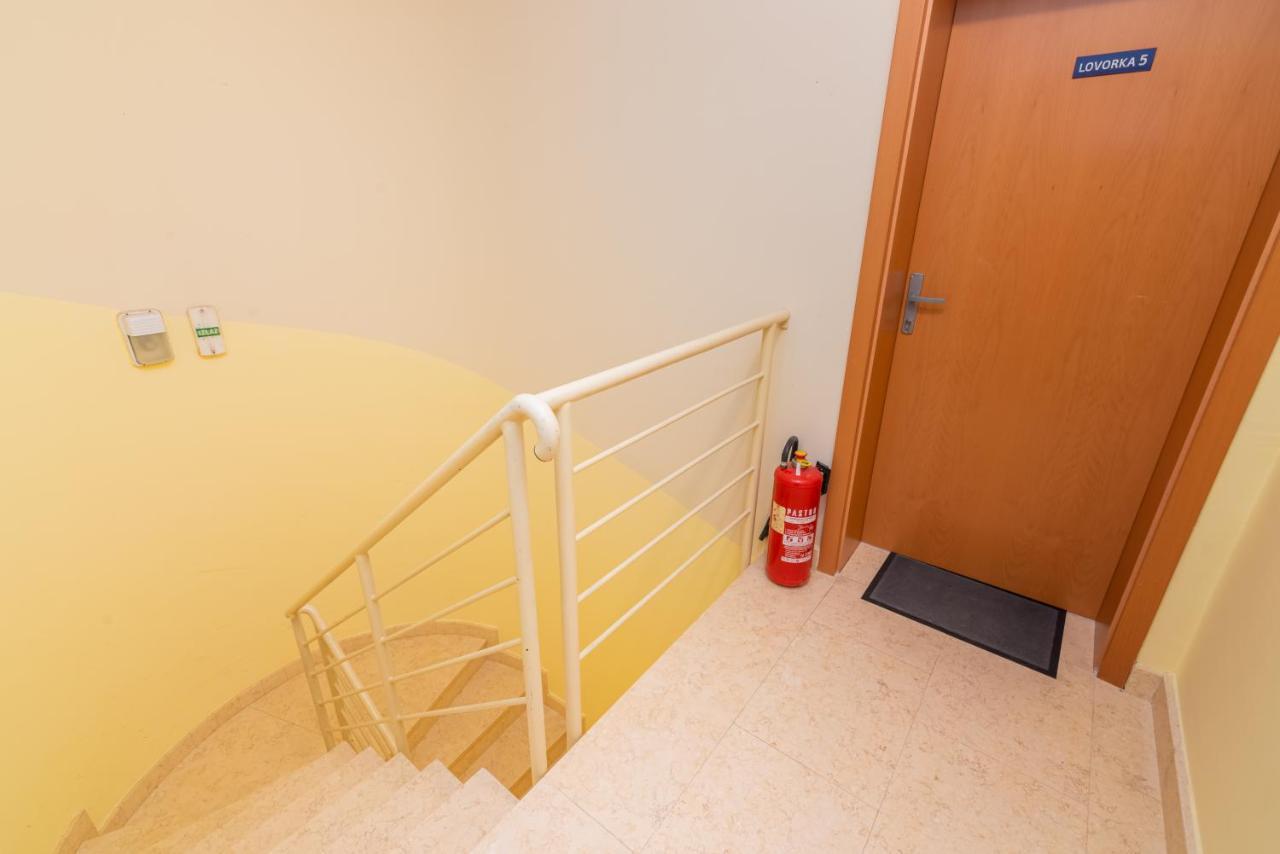 Apartment Lovorka 5 Башка Экстерьер фото