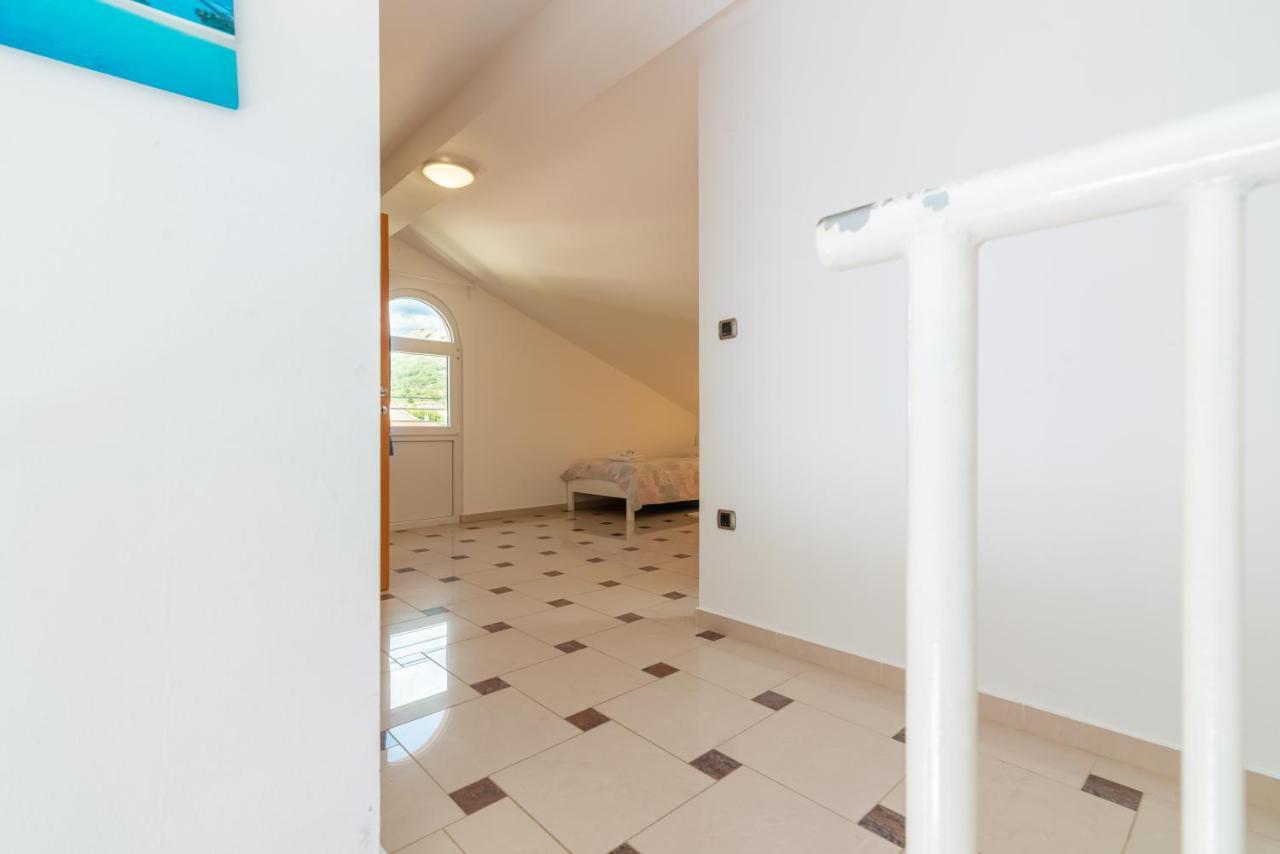 Apartment Lovorka 5 Башка Экстерьер фото